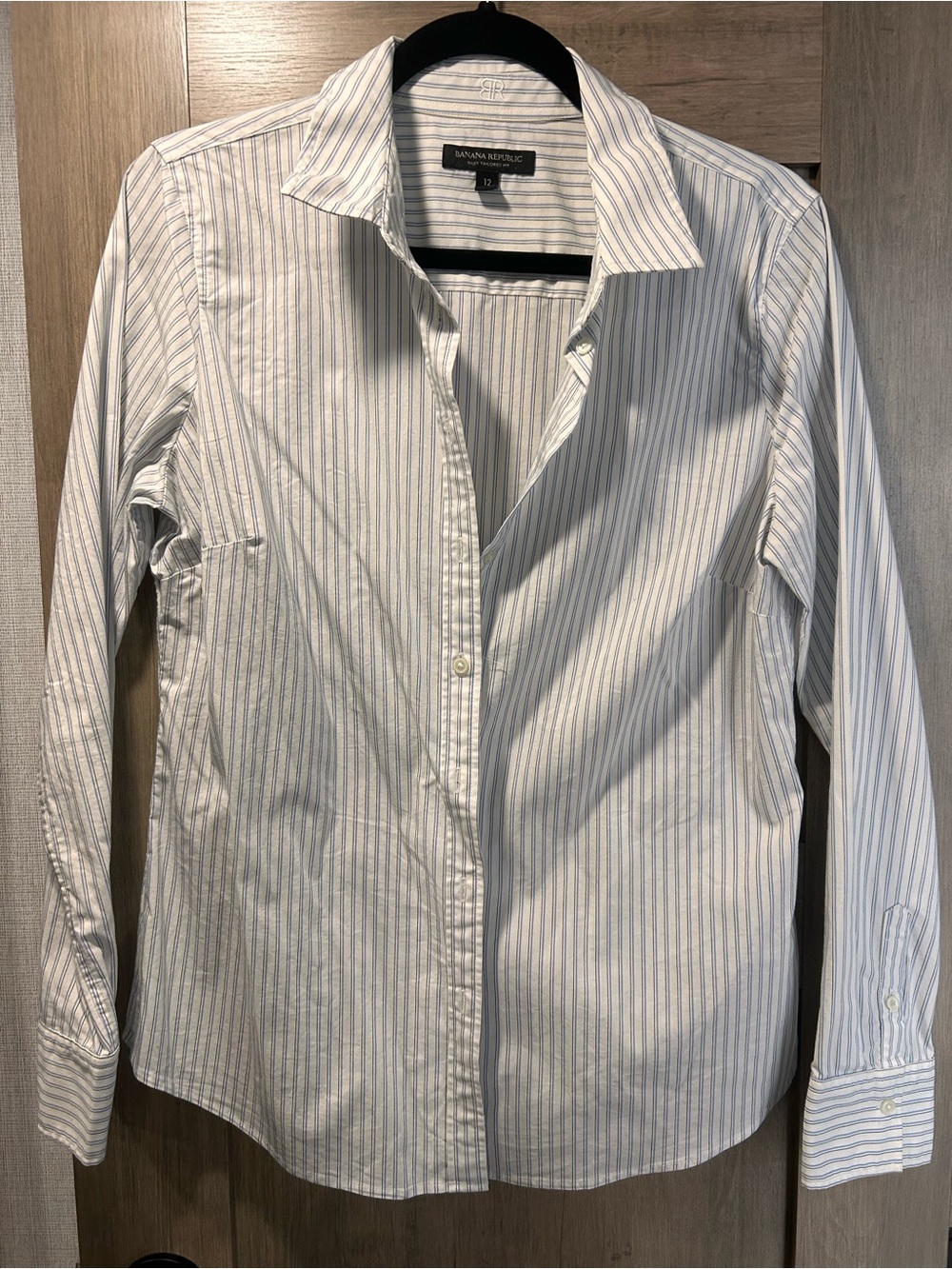 Banana Republic Women’s White Shirt with Light Blue Pinstripes
